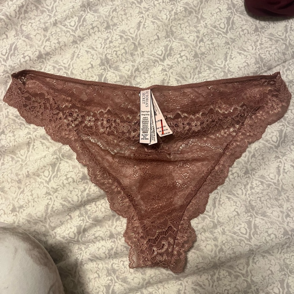 Victoria's Secret Lace Dream Angels Thong NWT